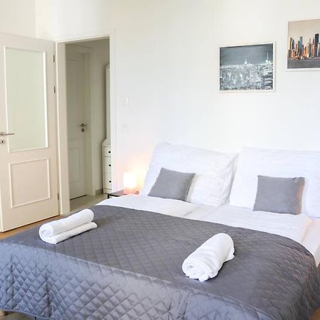 Rose Suites And Rooms Πράγα Εξωτερικό φωτογραφία