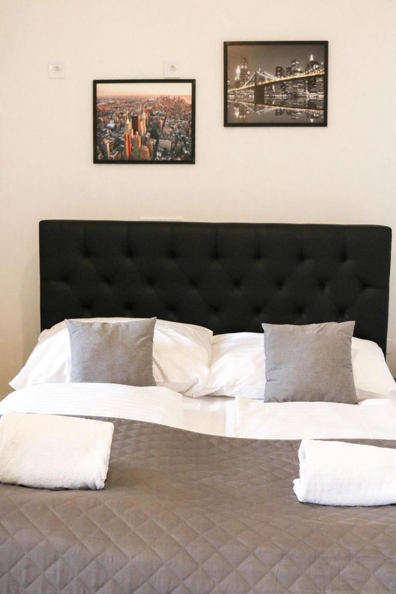 Rose Suites And Rooms Πράγα Εξωτερικό φωτογραφία
