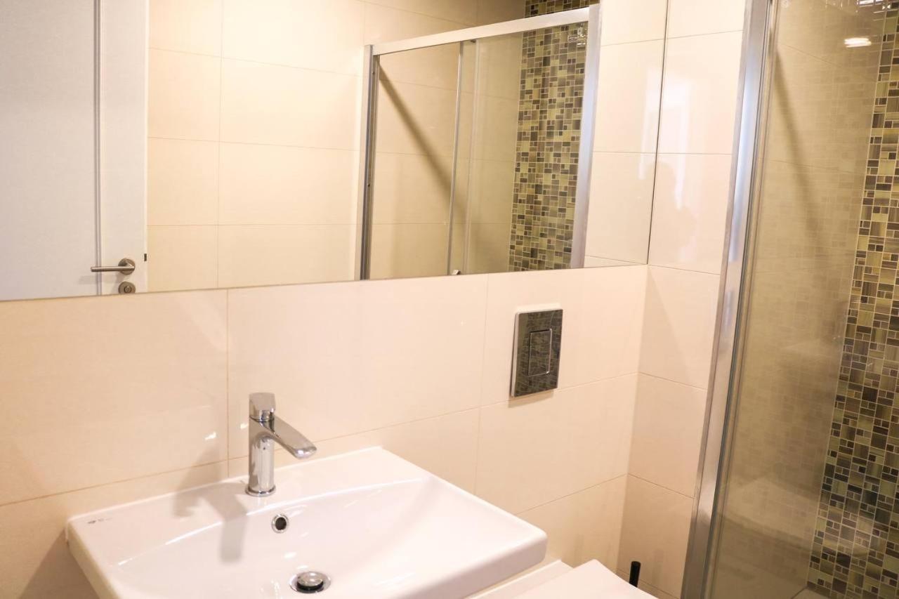 Rose Suites And Rooms Πράγα Εξωτερικό φωτογραφία
